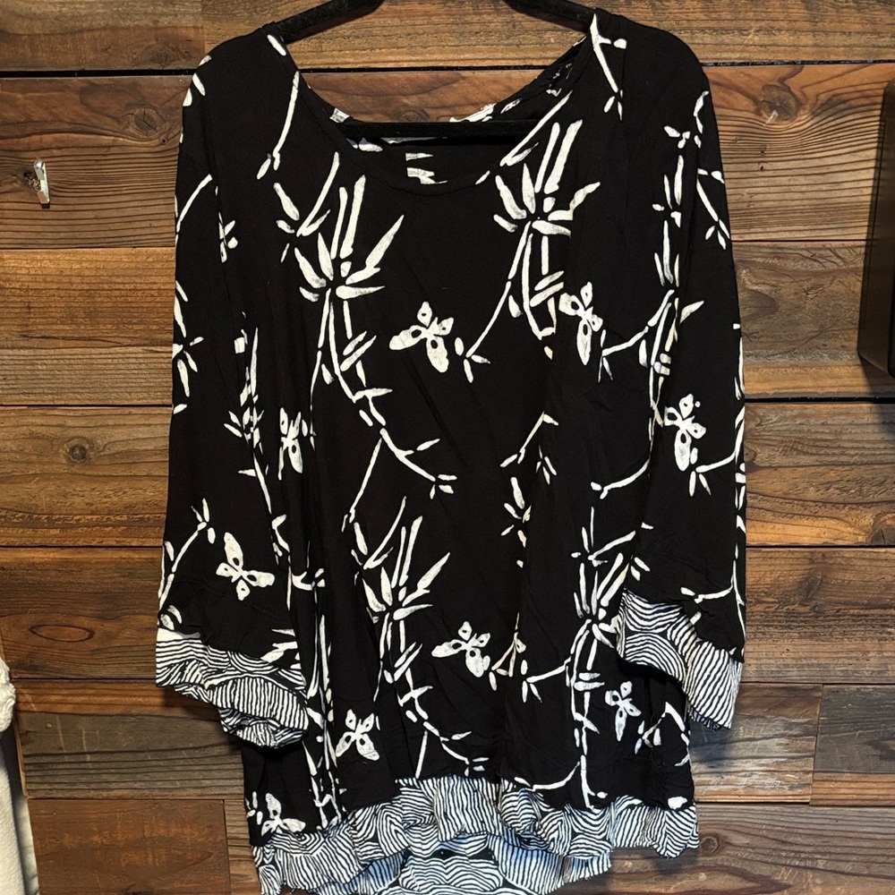Soft Surroundings Black and White Floral Blouse